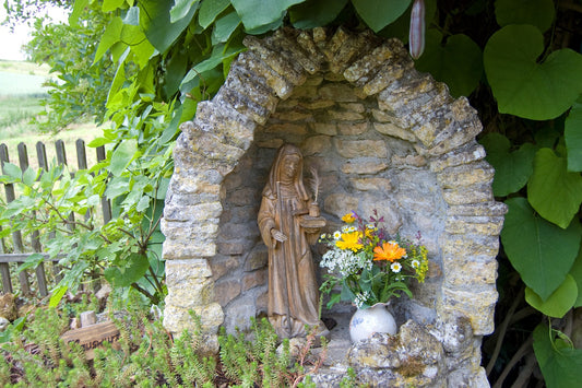 Die Heilige Hildegard von Bingen: Visionärin, Mystikerin, Kräuterfrau